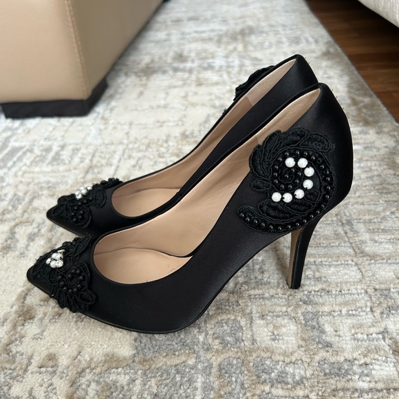 Karl Lagerfeld Pointed Toe Embellish Black Heel w/ Pearl Details - Size 6 - Picture 2 of 6